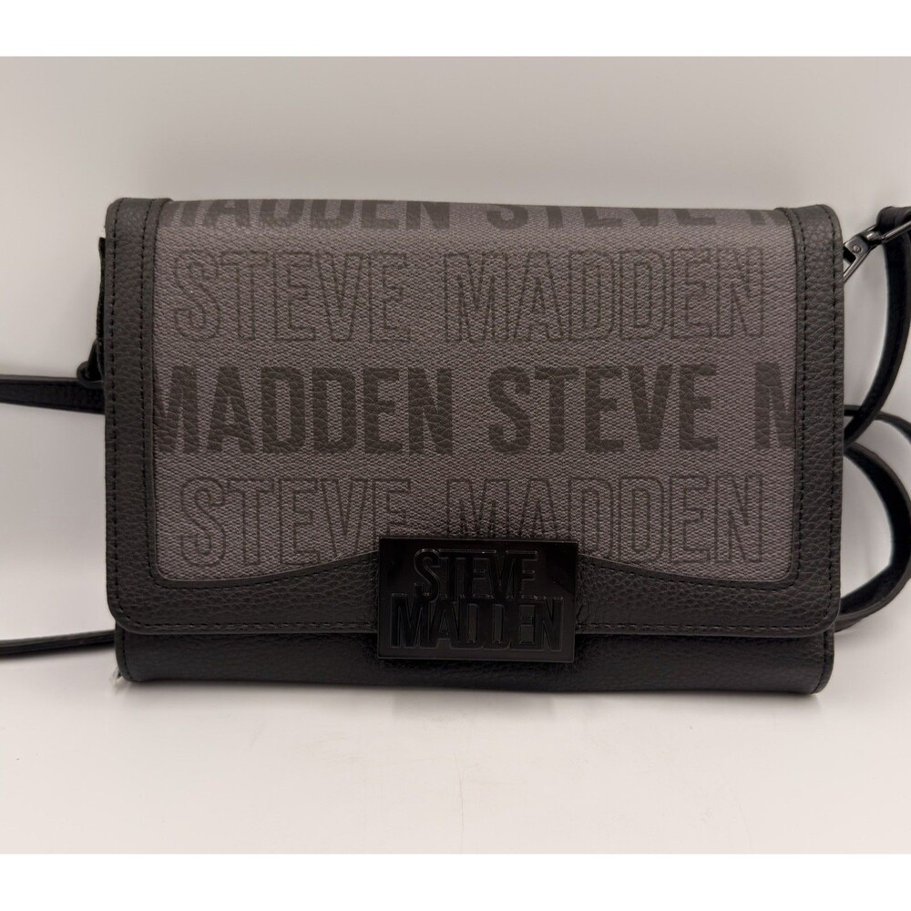 Steve Madden Bluna Crossbody Wallet Purse Black Logo Print Card Slots Zip Pocket